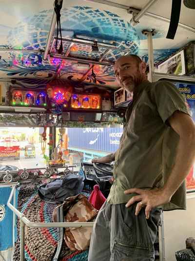 David dans un bus srilankais vers Colombo